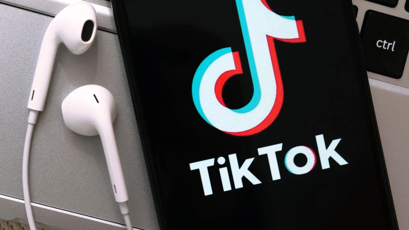 USR refuză interdicția TikTok, propusă de PNL după scandalul de la Cluj