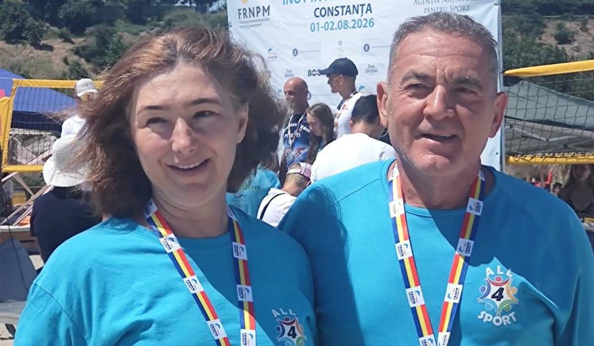 Bancherul de 65 de ani din București, campion național la înot în Sibiu