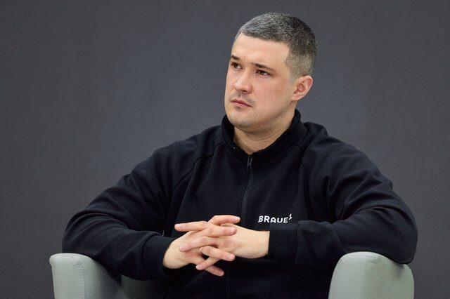 Ucraina: Fost ministru apărării cere schimbări, altfel pierde războiul