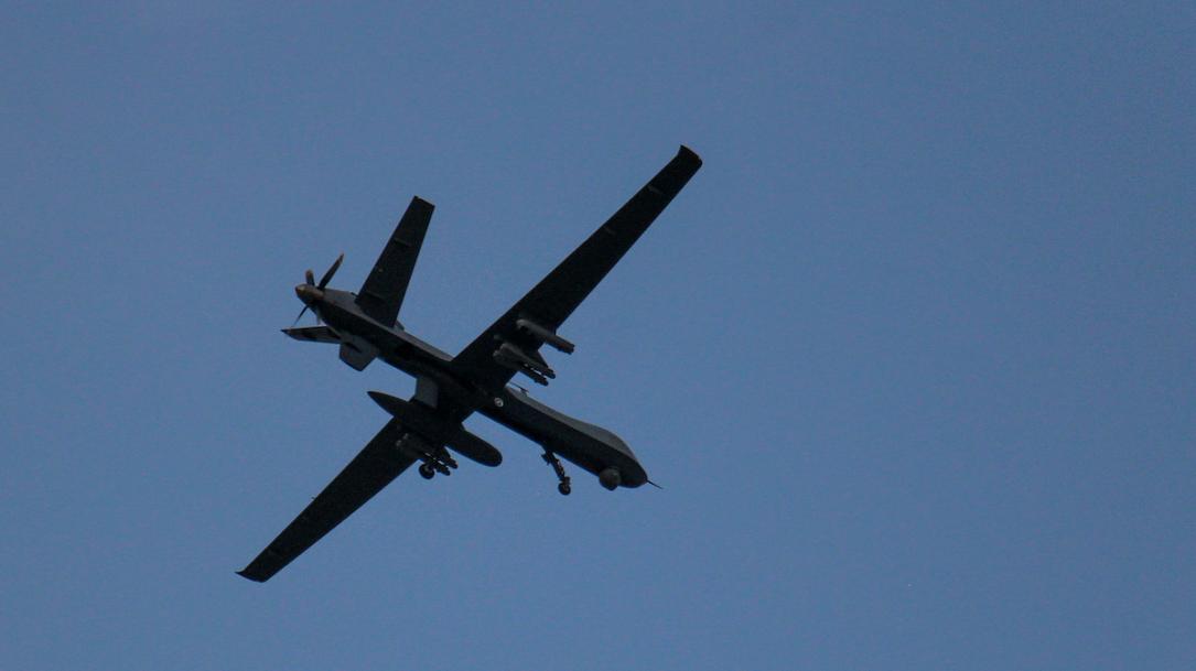 Fregmente de drone, curățate de pe plaja Costinești