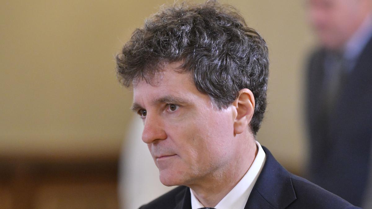 Nicușor Dan: Euro, atingibil dacă politica e lăsată în paranteze