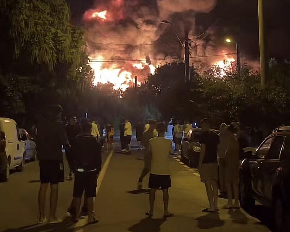 Incendiu masiv în Nordul Bucureștiului. A fost RO-Alert