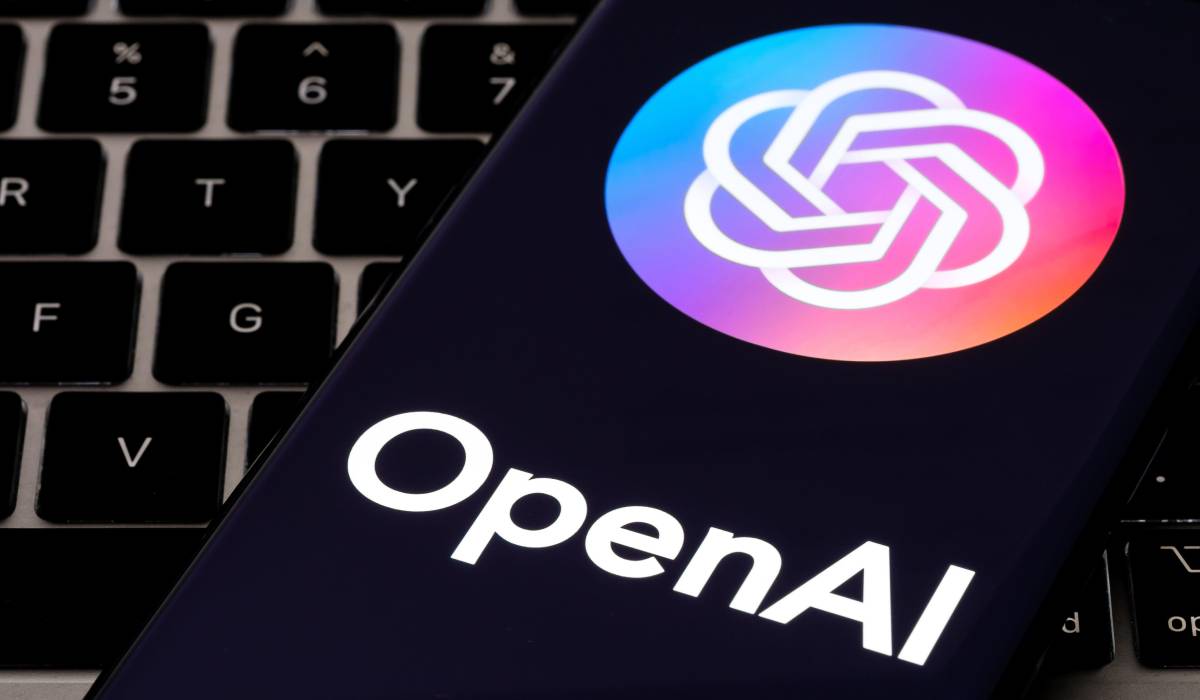 OpenAI lansează difuzor AI metalic, fără ecran. Prețul, funcții