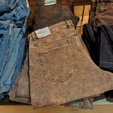 Pantalonii morții: Moda oversized ucide pe stradă