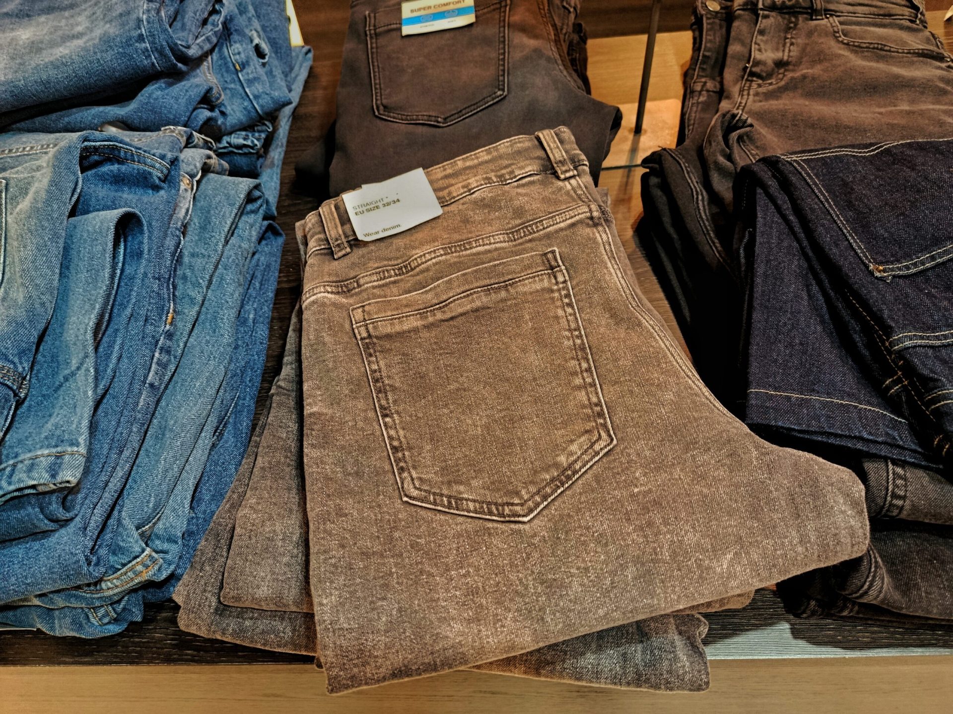Pantalonii morții: Moda oversized ucide pe stradă