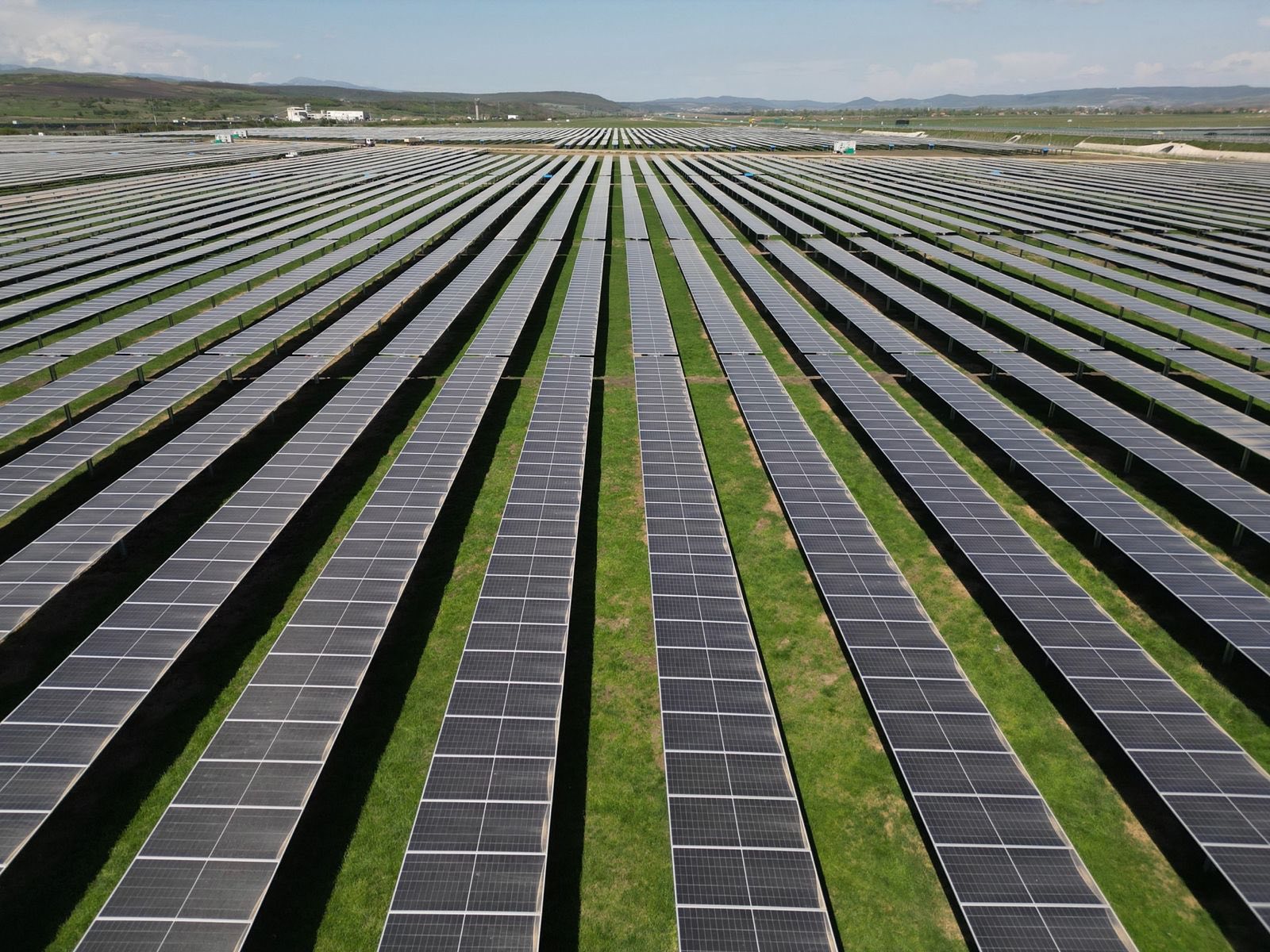 Brașov: Centrala solară prinde viață de Crăciun, după 2 ani întârziere