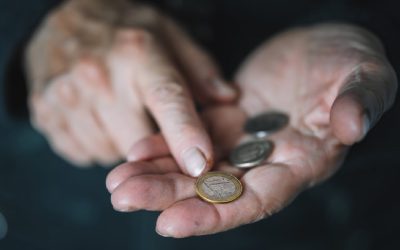 Pensionar, amendat cu peste 4 euro pentru mașină