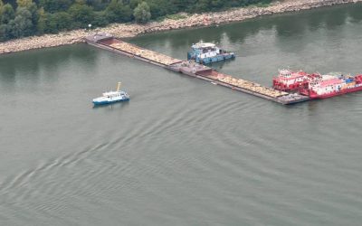 Dunărea-n pericol! Barjele scufundate pot pleca oricând