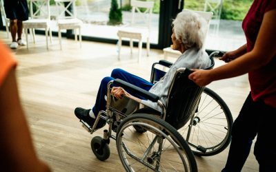 AZI în Neamț: Bătrâni relocați de urgență din centru privat, autorități uluite