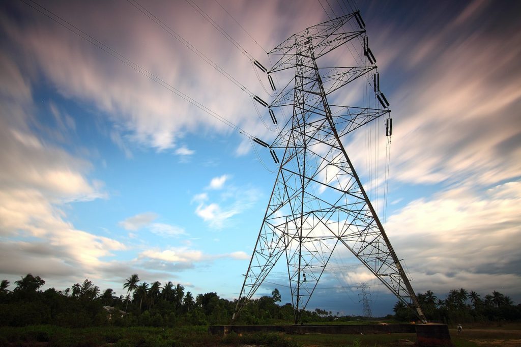 Bolojan: Reducere de 200-300 MW la consumul de energie seara