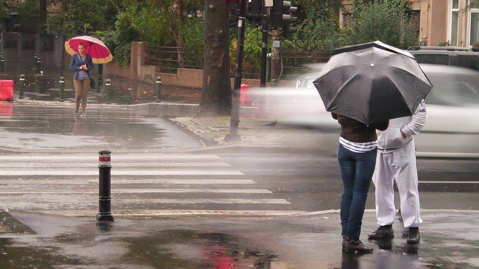 ANM: Caniculă, ploi și instabilitate atmosferică. Atenție!