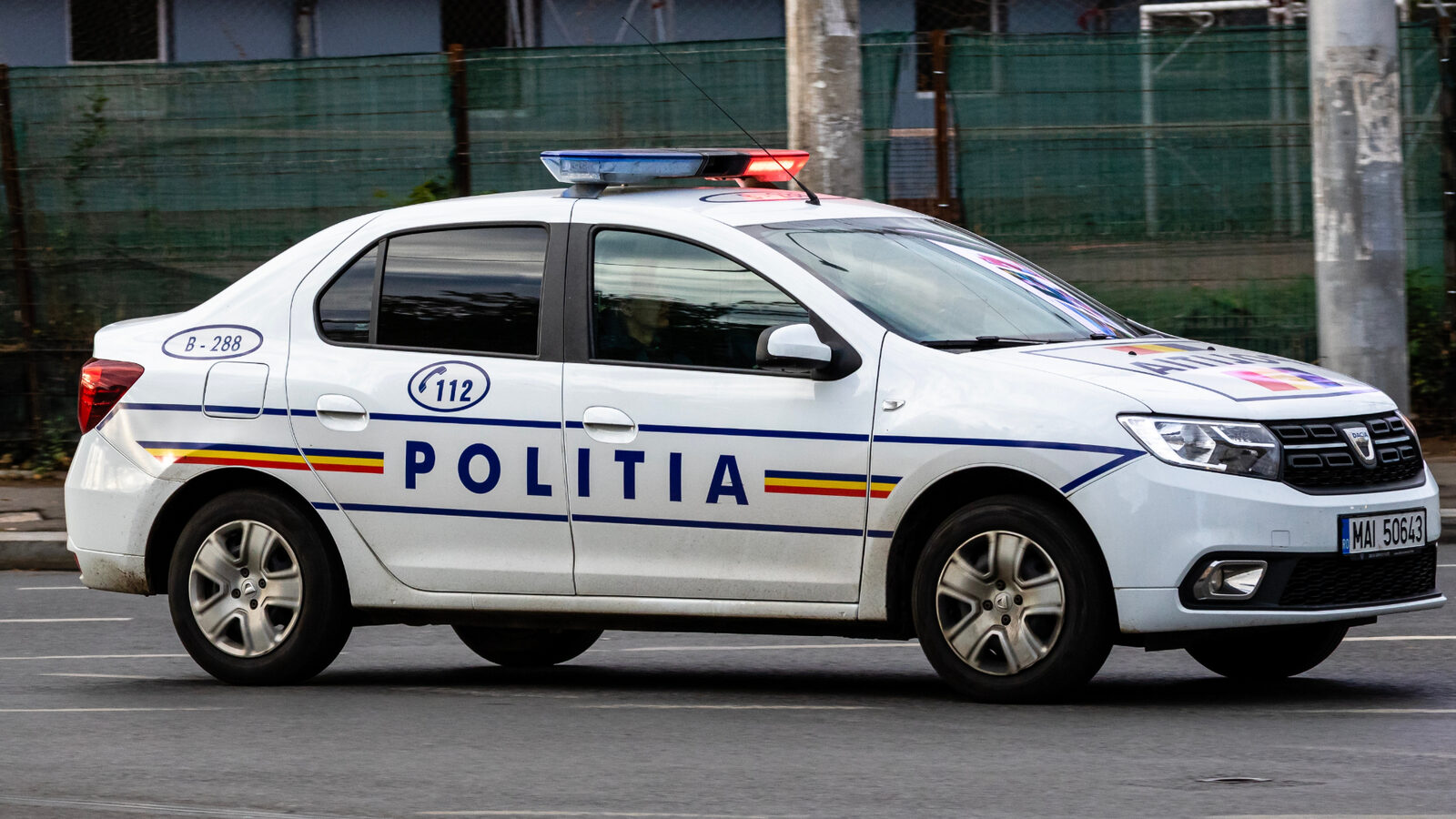 București: Percheziții la salon de masaj, patru proxeneți reținuți