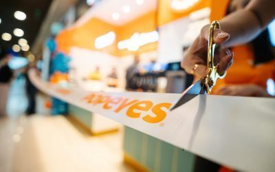 Popeyes ajunge la Timișoara: Lanțul american deschide primul restaurant