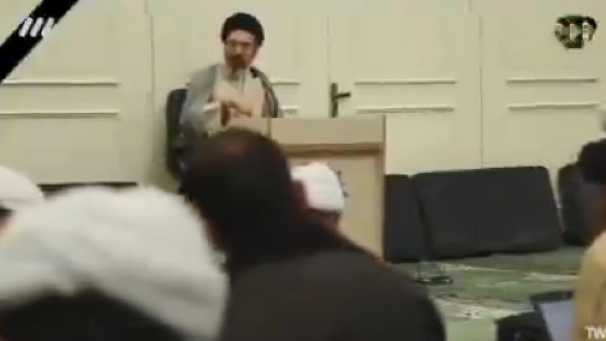 Iran: Imagini cu Ayatollahul Khamenei, mister pe bandă rulantă