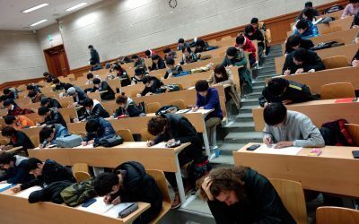 România: Facultate pe butuci! 60% mai puțini candidați, locuri libere în toamnă