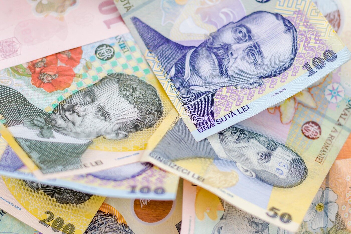 Bancnota ștampilată: Ce-ți poate aduce în buzunar dacă o păstrezi