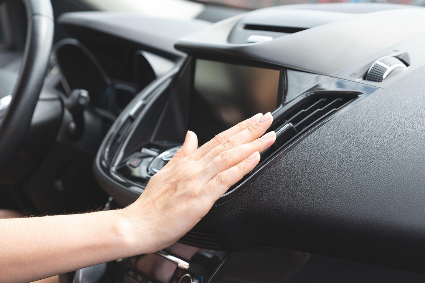 Aerul condiționat la 40°C: Consumul mașinii crește mult