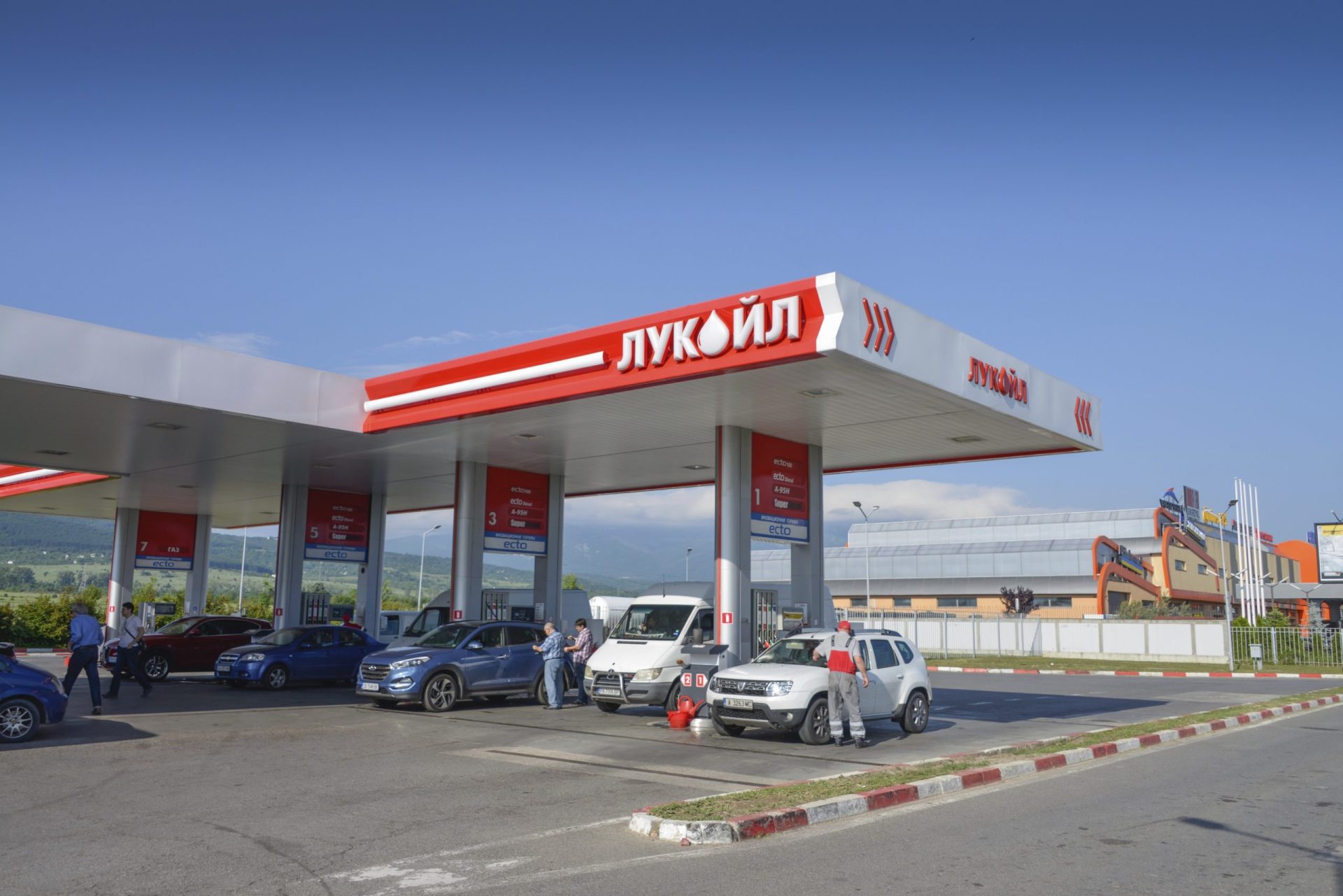 România la pompă în Bulgaria: Economia reală la un plin peste graniță