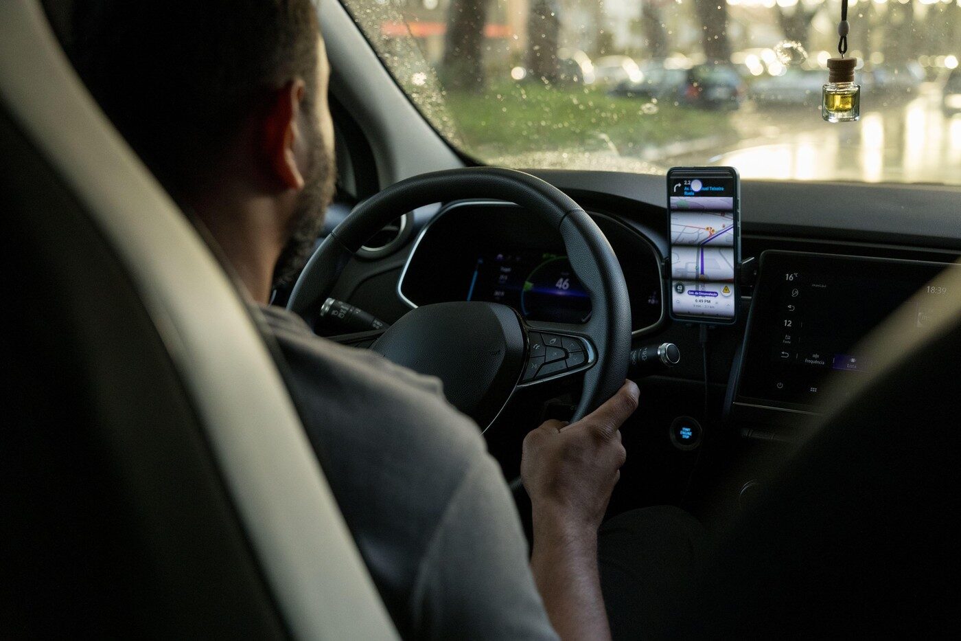 Permis șoferi la 17 ani și acte digitale noi în Europa