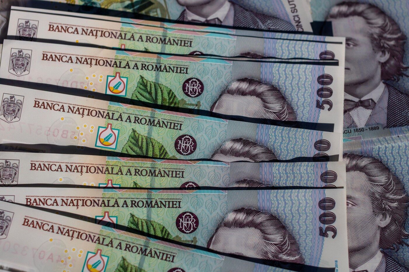 Top salarii: Unde muncesc românii cu peste 20.000 lei