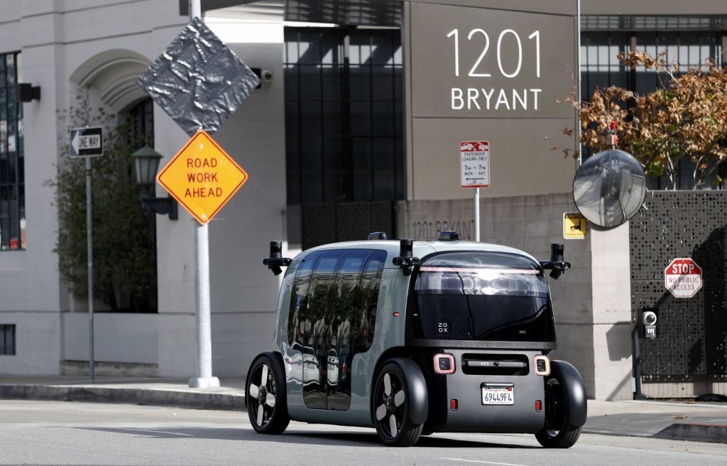 Amazon retrage mașinile autonome din trafic, probleme mari