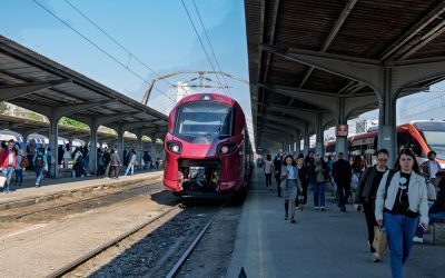 CFR: Întârzieri publice și trenuri obligate să recupereze