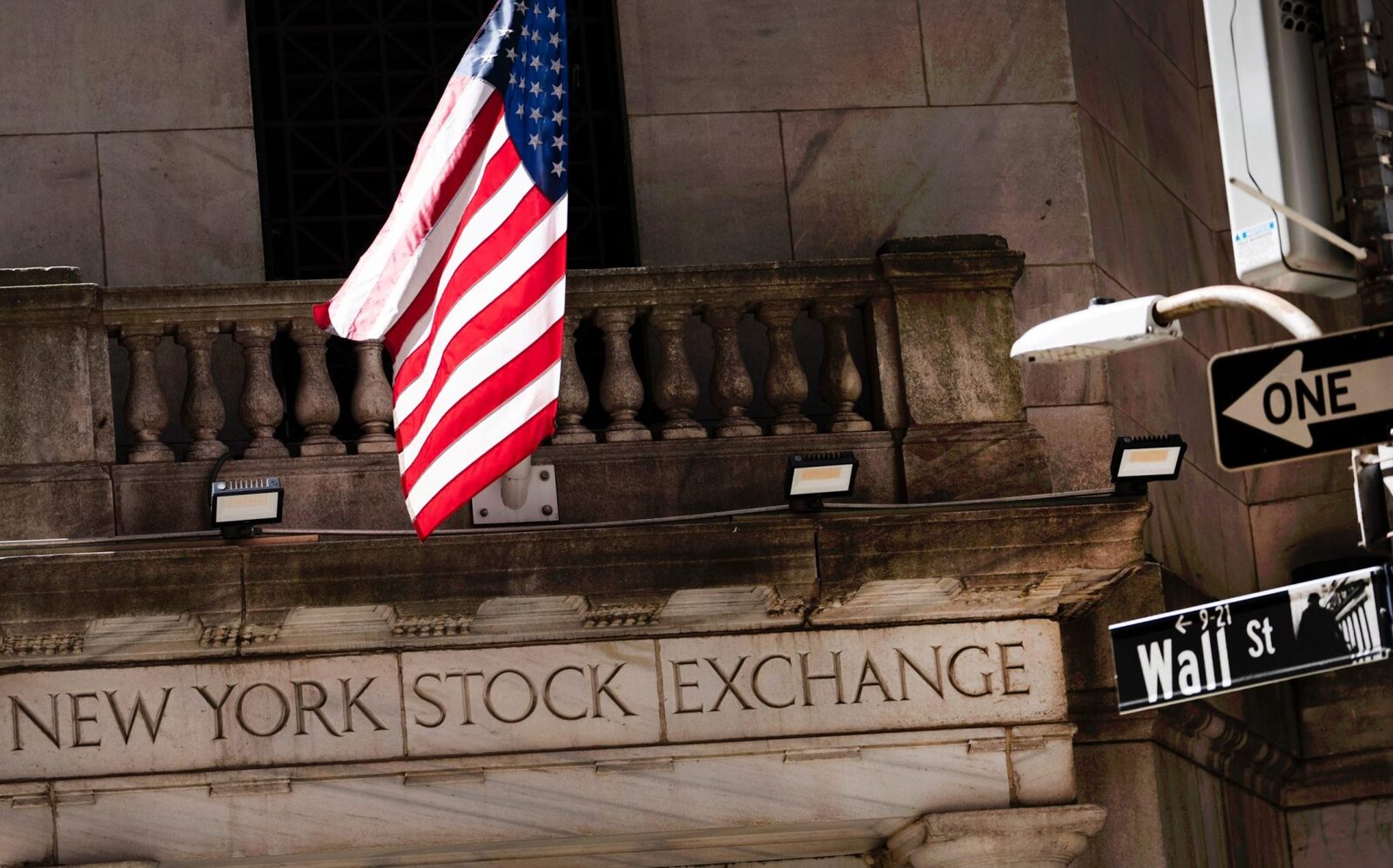 Wall Street, Record Istoric! Giganții Tech Susțin Bursa Americană