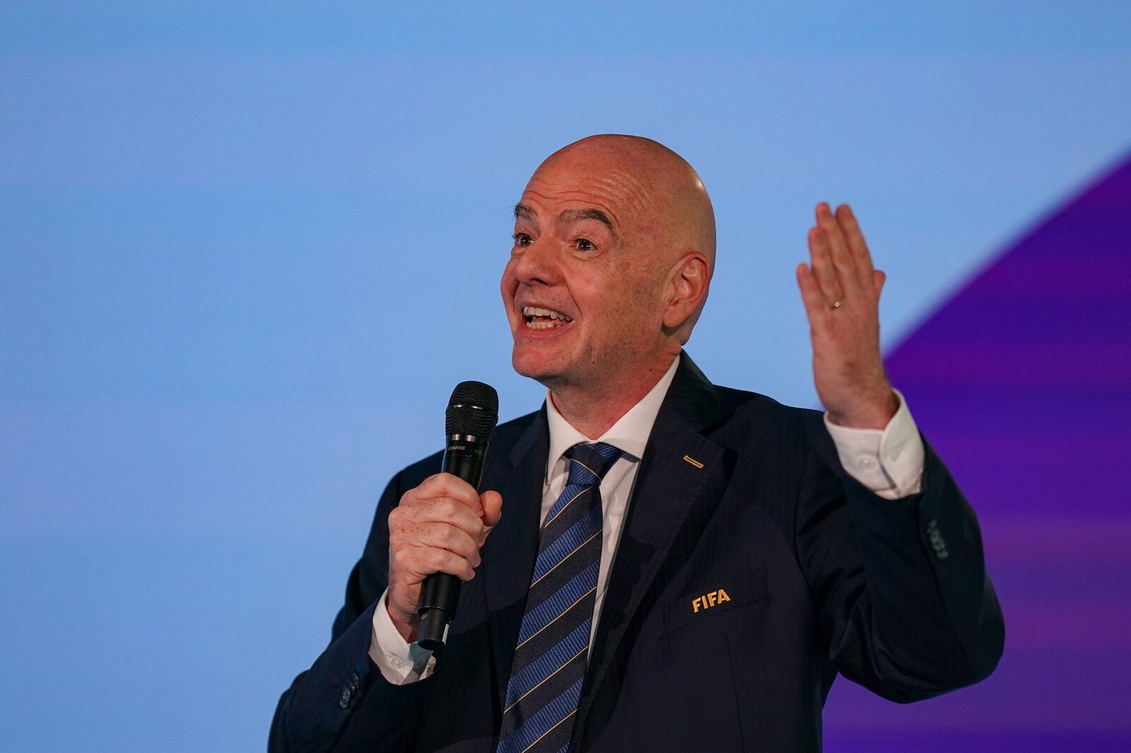 UEFA cere socoteală lui Infantino și FIFA