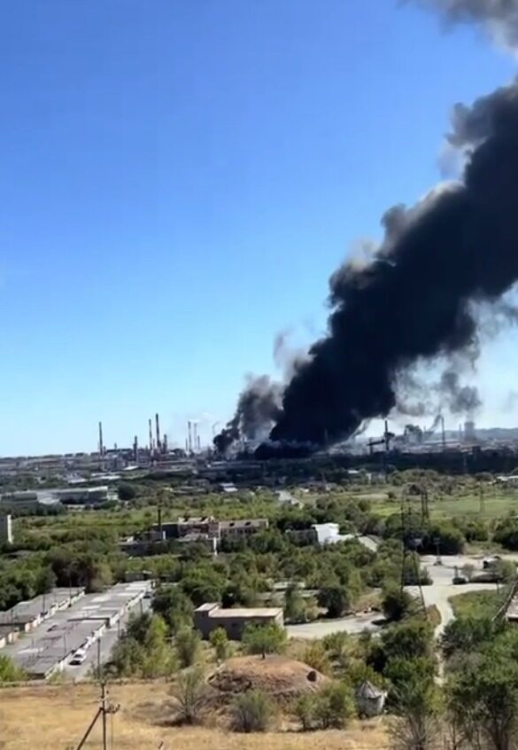 Atac în Rusia: Rafinăria Orsk, blocată luni de zile