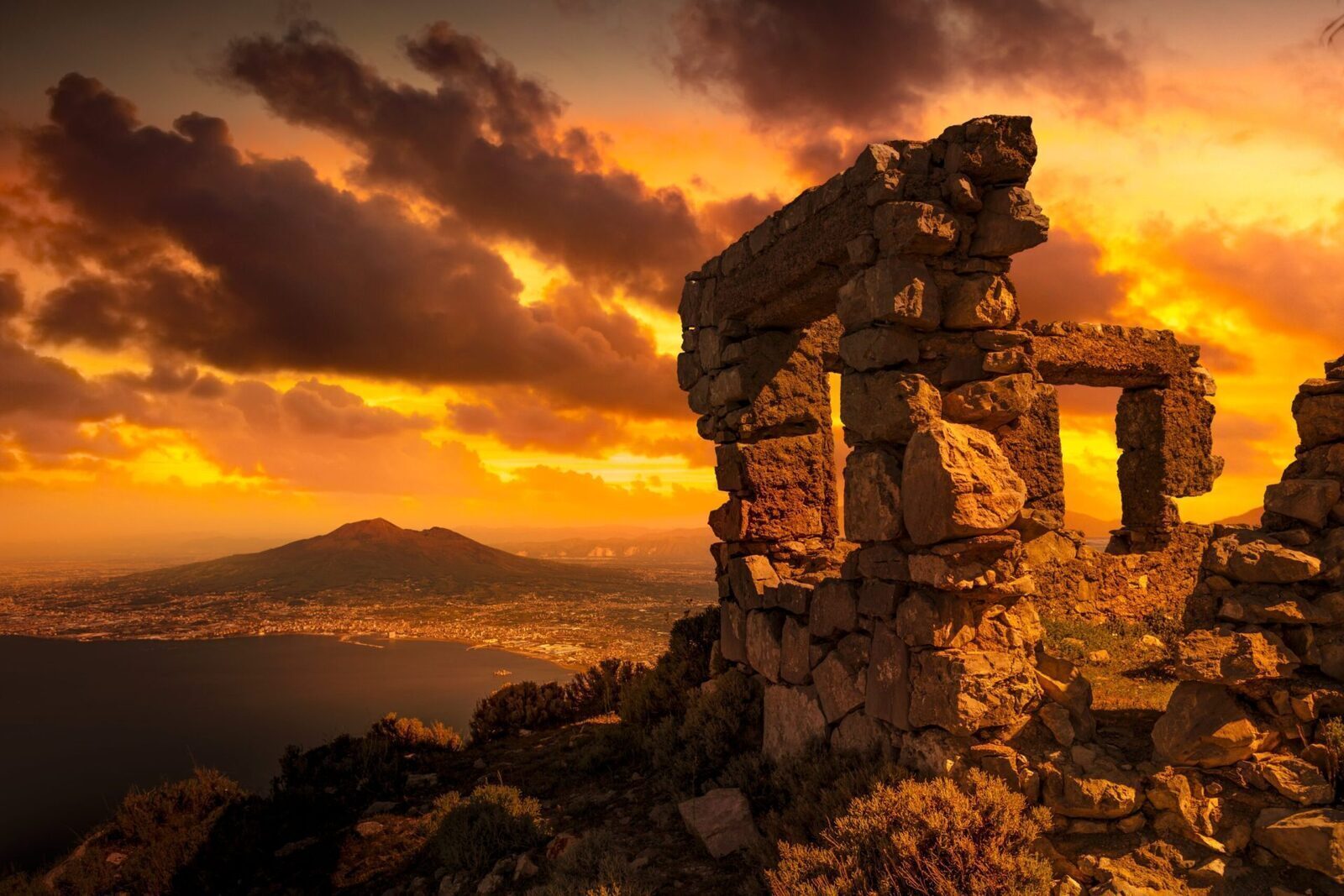 Pompeii: Cine a scăpat din infernul Vezuviului?