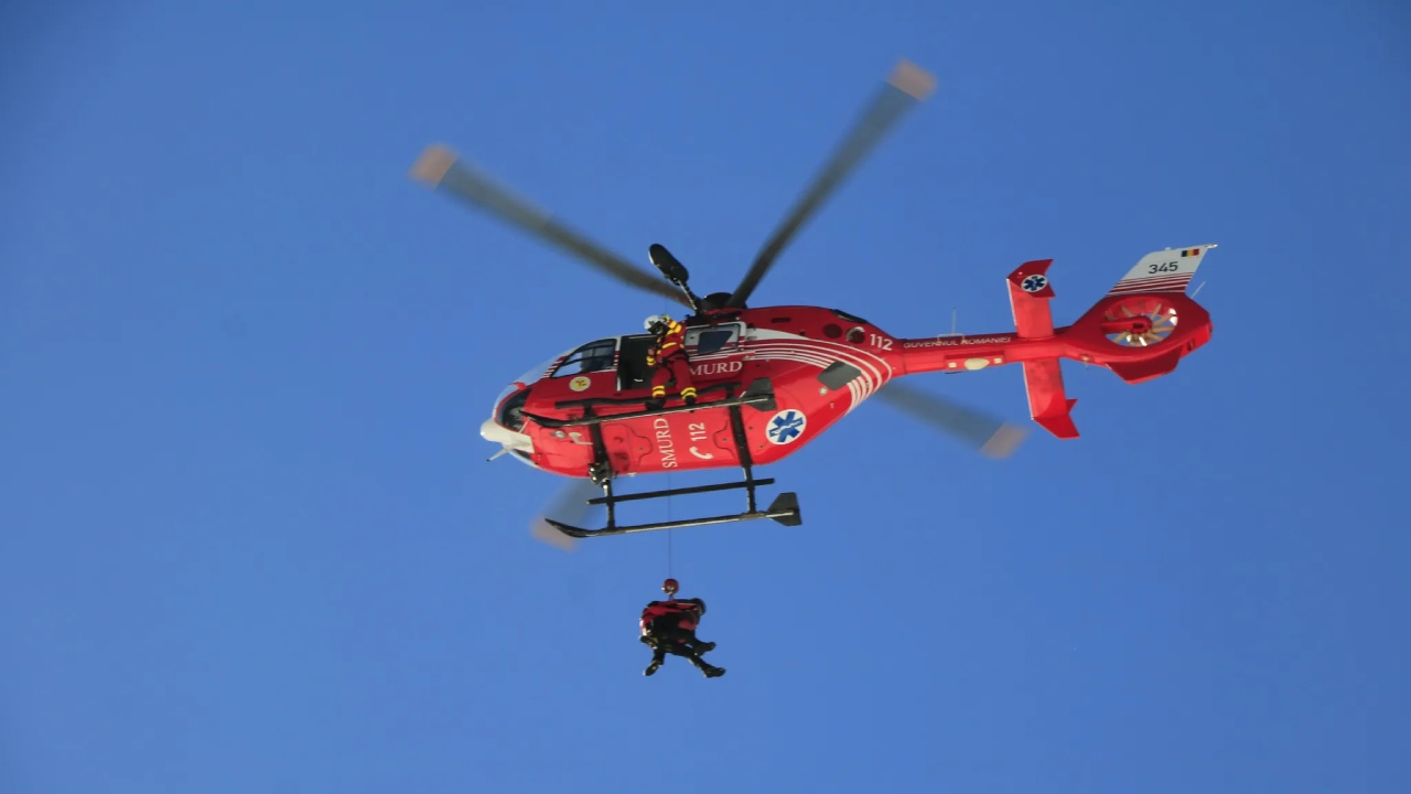Alpiniști germani, tată și fiu, salvați în premieră în Bucegi