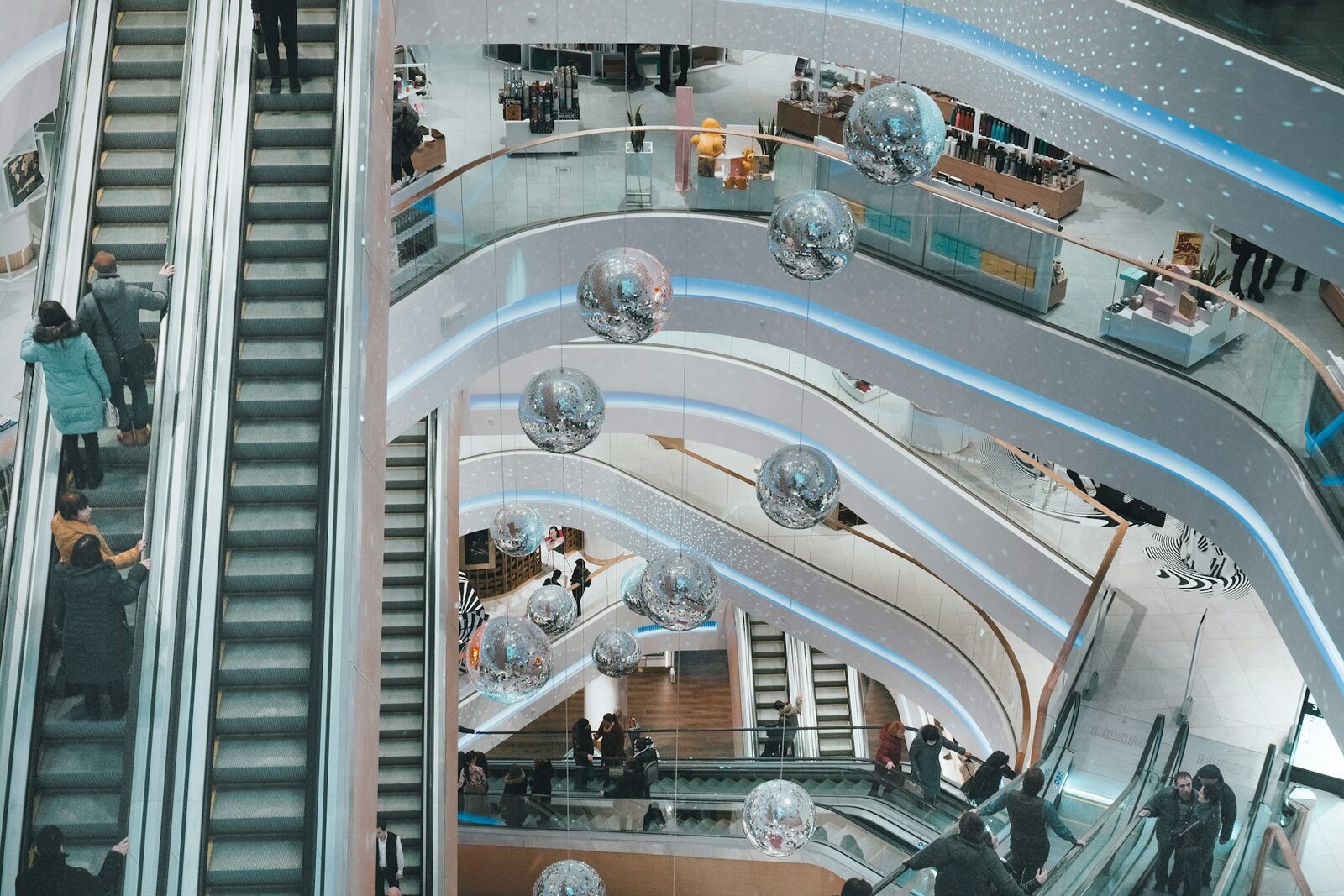 Colliers: Retailul încetinește, dar 2027 aduce proiecte noi