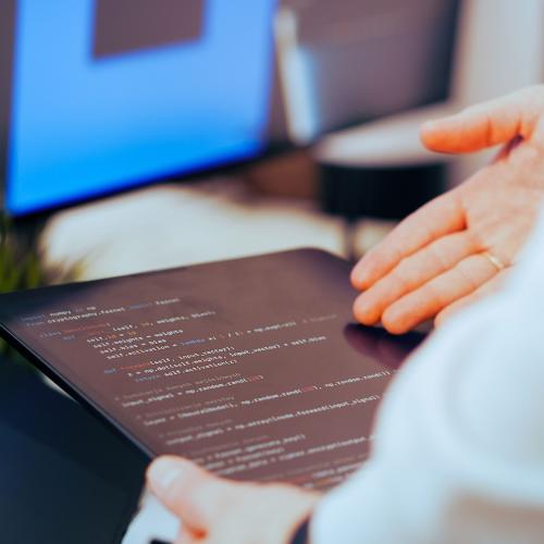 UE: AI în mâna Big Tech, confirmă studiu