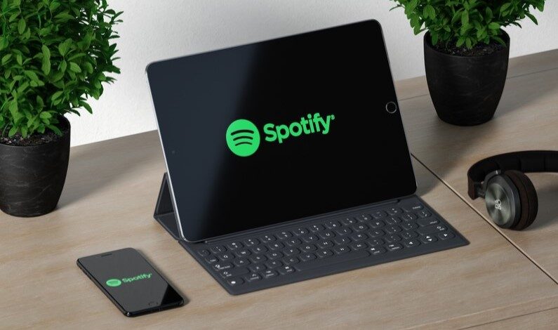 Spotify etichetează artiștii creați de AI