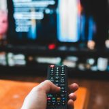 Televizorul distruge creierul: Cum te protejezi
