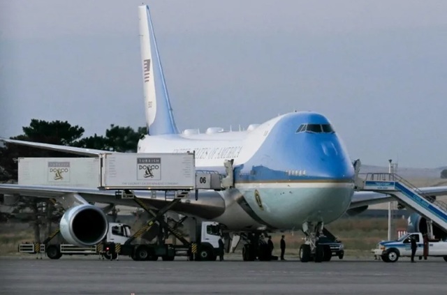 Trump, revoltă în SUA: Avionul său, schimbat după summitul NATO de la Ankara