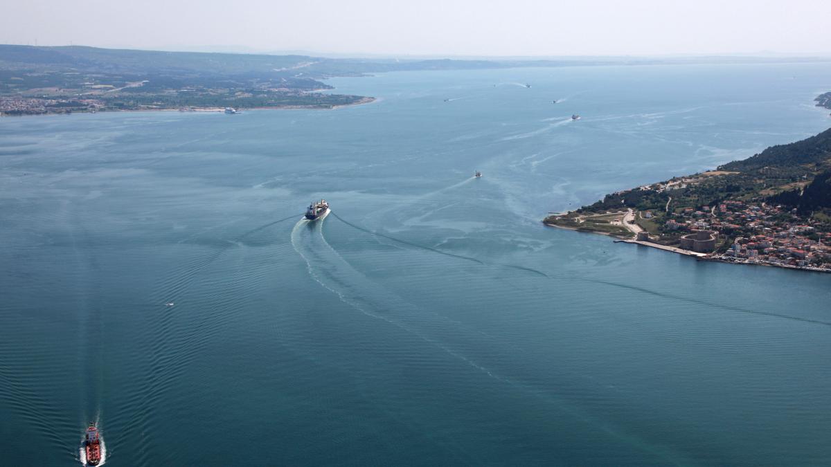 Turcia blochează Dardanelle după atacuri în Marea Neagră
