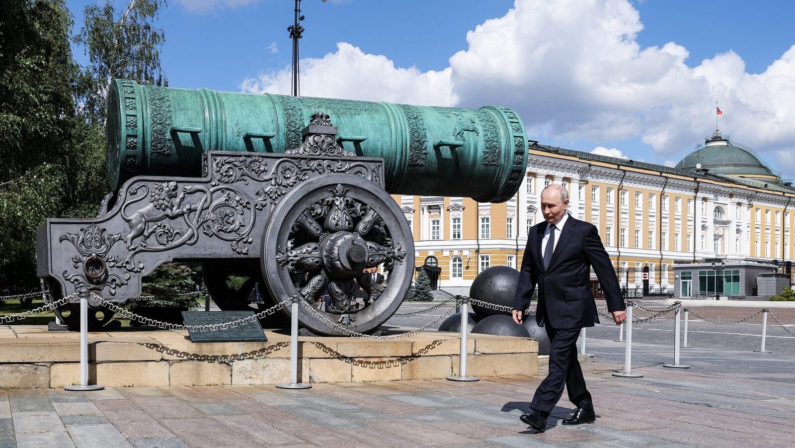 Rusia: August negru! Putin ascunde criza sub preș