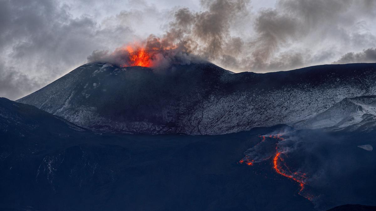 Etna erupție: Zborurile spre Catania, blocate