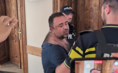 Procurorul scapă de arest la Alba Iulia, după ce a folosit ilegal pistolul