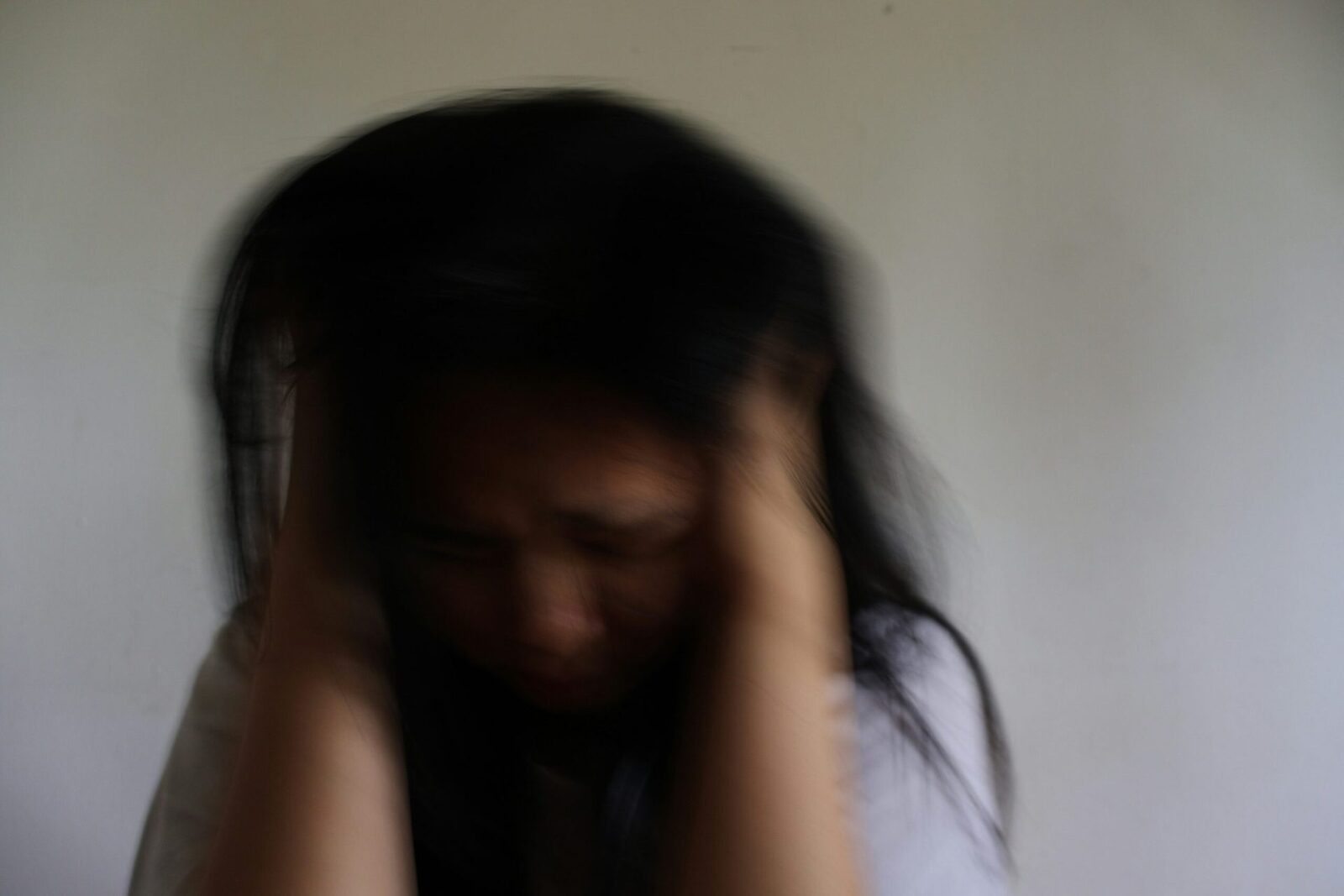 Stresul din copilărie marchează pe viață celulele creierului