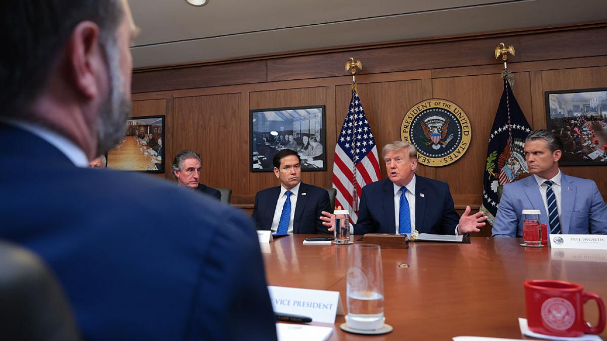 Trump, furios la Camp David: Hegseth, prins pe picior greșit cu stocurile de rachete