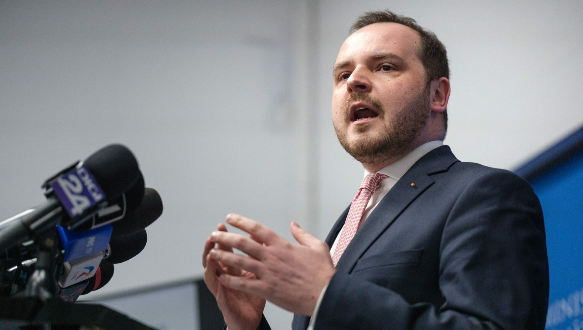 România nu poate fi blocată de ambiții politice unice