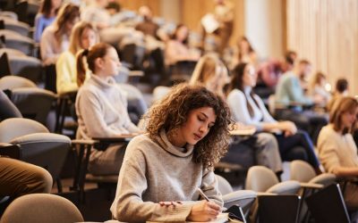 Studenți la 4 în cameră: Cât costă cazarea-n orașe
