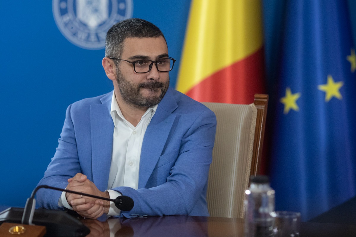 PSD, explicați luxul din Grecia al lui Manole și Deliorga