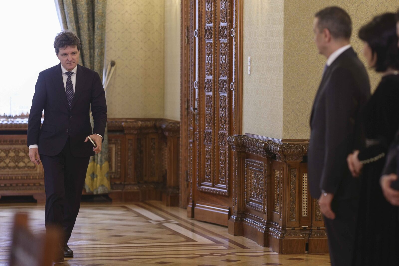 Nicușor Dan cheamă liderii partidelor la discuții premier