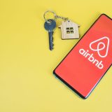 Taxe ascunse pe Airbnb? Guvernul anunță noi impozite în 2026