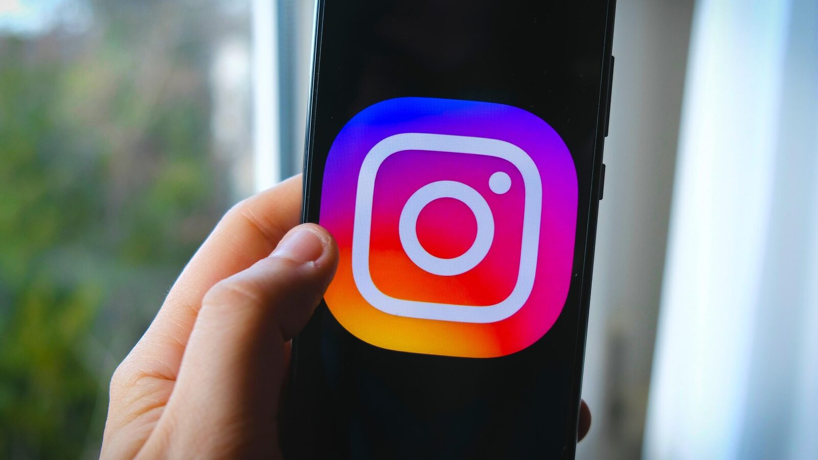Instagram: Cum blochezi reclamele nedorite