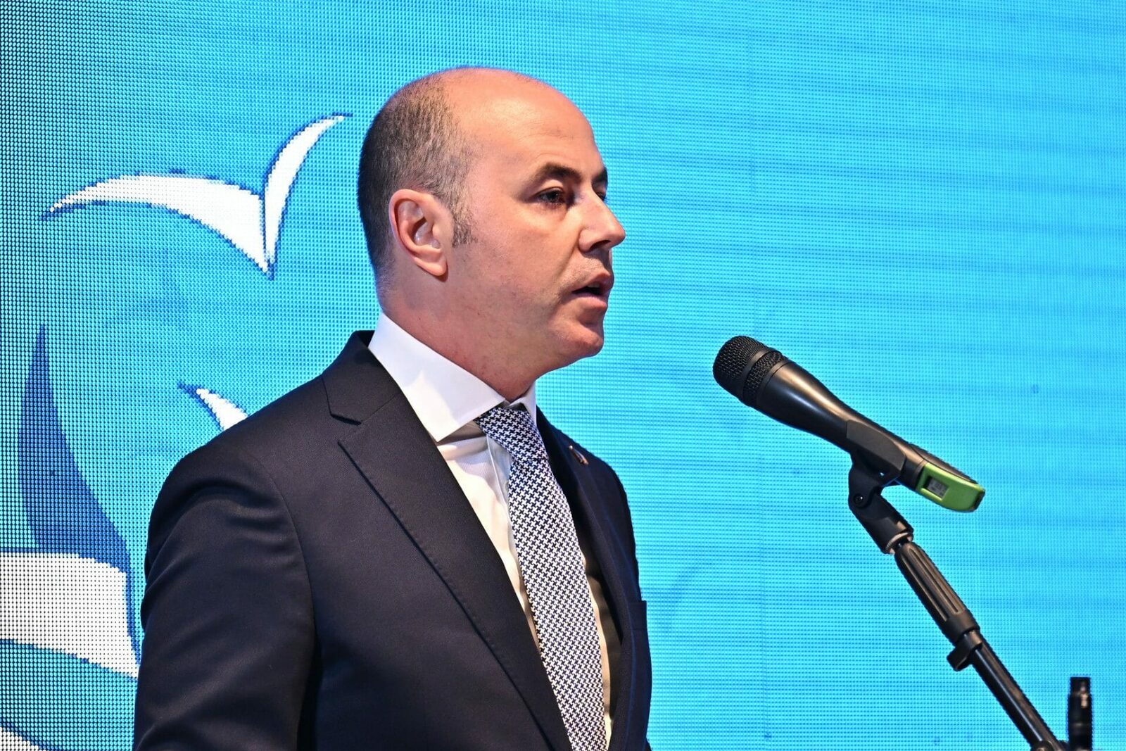 MURARU: PNL amenință CCR dacă Mureșan pierde votul