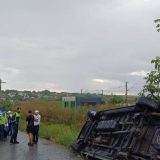 Microbuz răsturnat în Iași: Doi răniți la Sârca